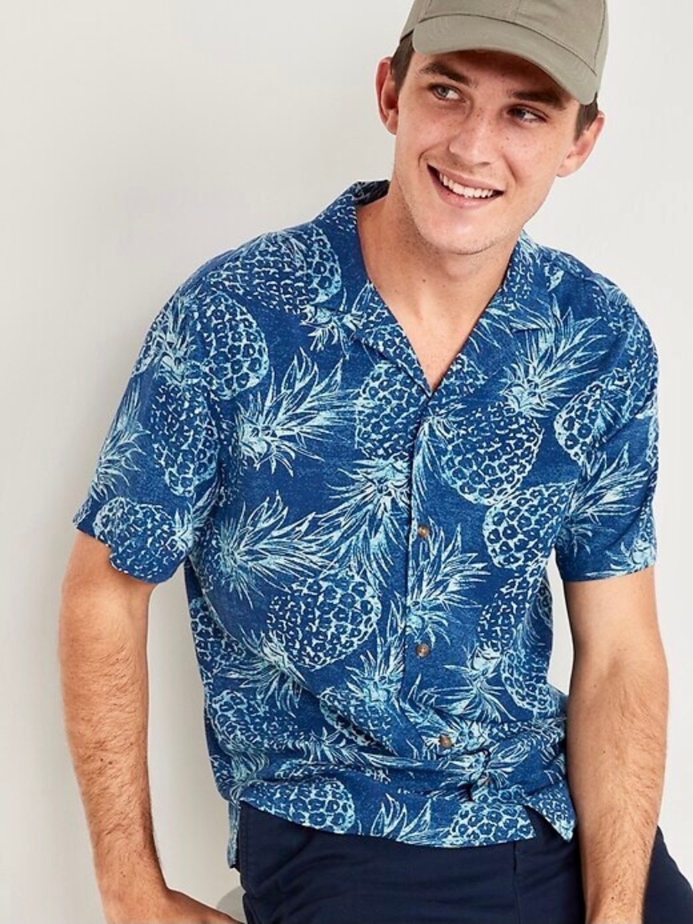 Old Navy Blue Pineapple Print Hawaiian Shirt Men’s L Rayon NWT Tropical